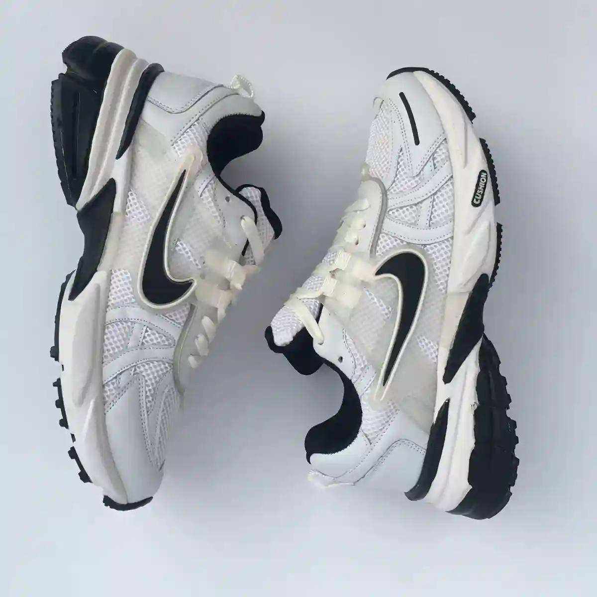کتونی NIKE V2K سفید مشکی